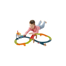 Încarcă imaginea în Galerie, Fisher Price Thomas Set de Joaca cu Locomotiva Push Along Diesel