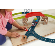Încarcă imaginea în Galerie, Fisher Price Thomas Set de Joaca cu Locomotiva Push Along Diesel