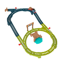Încarcă imaginea în Galerie, Fisher Price Thomas Set de Joaca cu Locomotiva Push Along Thomas si Accesorii