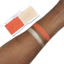 Încarcă imaginea în Galerie, Makeup Revolution Relove Colour Play Blushed Duo Daydream - Blush Iluminator