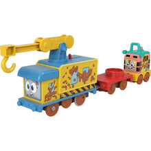 Încarcă imaginea în Galerie, Fisher Price Thomas Locomotiva Motorizata Muddy Fix Em Up Friends