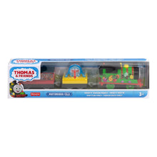 Încarcă imaginea în Galerie, Fisher Price Thomas Locomotiva Motorizata Percy cu 2 Vagoane