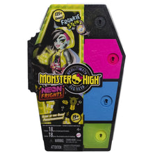 Încarcă imaginea în Galerie, Monster High Neon Frights Papusa Frankie Stein