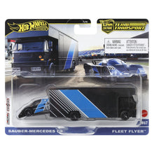 Încarcă imaginea în Galerie, Hot Wheels Transportator Sauber Mercedes C9 cu Masinuta Fleet Flyer