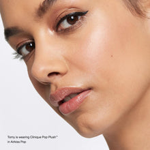 Încarcă imaginea în Galerie, Clinique Pop Plush Creamy Lip Gloss Airkiss Pop - Ruj