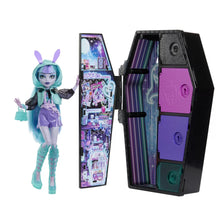 Încarcă imaginea în Galerie, Monster High Neon Frights Papusa Twyla