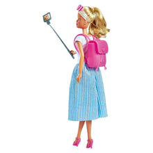 Încarcă imaginea în Galerie, Steffi Love Papusa in City Break