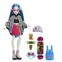 Încarcă imaginea în Galerie, Monster High Papusa Ghoulia Yelps cu Animalut si Accesorii