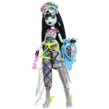 Încarcă imaginea în Galerie, Monster High Papusa Frankie Stein Monster Fest