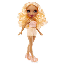 Încarcă imaginea în Galerie, Rainbow High Papusa Georgia Bloom