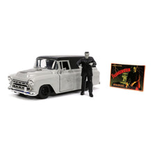 Încarcă imaginea în Galerie, Jada Toys Set Masinuta 1957 Chevy Suburban si Figurina Frankenstein