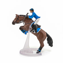 Încarcă imaginea în Galerie, Papo Rase de Cai si Ponei Figurina Cal Sarind cu Jocherita