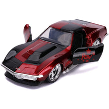 Încarcă imaginea în Galerie, Jada Toys Masina Metalica Harley Quinn 1969 Corvette Stingray