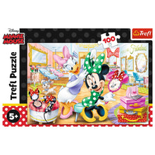 Încarcă imaginea în Galerie, Trfl Puzzle 100p Minnie La Salonul De Infrumusetare