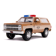 Încarcă imaginea în Galerie, Jada Toys Macheta Metalica 1980 Chevy Police K5