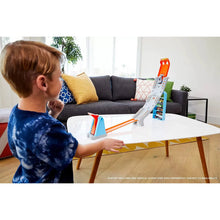 Încarcă imaginea în Galerie, Hot Wheels Lansator cu Masinuta Power Up The Hill