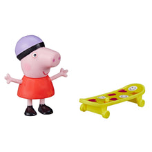 Încarcă imaginea în Galerie, Peppa Pig Figurina Prietenii Amuzanti Peppa Pig cu Skateboard 7cm