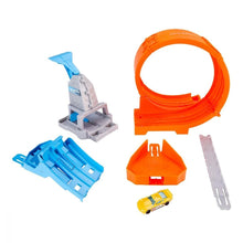 Încarcă imaginea în Galerie, Hot Wheels Circuit Rapid cu Lansator pentru Cascadorii si Masinuta Exclusiva