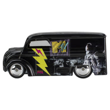 Încarcă imaginea în Galerie, Hot Wheels - Pop Culture Masinuta Metalica Dairy Delivery MTV