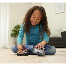 Încarcă imaginea în Galerie, Majorette land Rover cu Remorca Pentru Cai