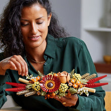 Încarcă imaginea în Galerie, Lego Icons Ornament din Flori Uscate