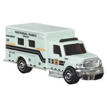 Încarcă imaginea în Galerie, Matchbox Set 9 Masinute International Ambulance