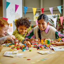 Încarcă imaginea în Galerie, Lego Classic Cutie de Petrecere Creativa