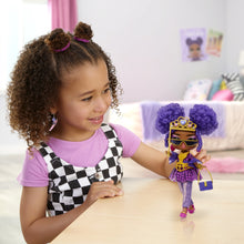 Încarcă imaginea în Galerie, LOL Surprise Tweens Papusa Fashionista Cassie Cool cu Surprize