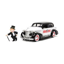 Încarcă imaginea în Galerie, Jada Toys Set Masinuta Metalica Chevrolet Master Deluxe 1939 si Figurina Mr Monopoly