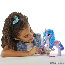 Încarcă imaginea în Galerie, My Little Pony See Your Sparkle Figurina Izzy Moonbow 15cm
