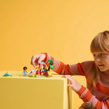 Încarcă imaginea în Galerie, Lego Friends Teren De Joaca Pentru Porcusori de Guineea