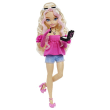 Încarcă imaginea în Galerie, Barbie Fashionistas Dream Besties Papusa Malibu