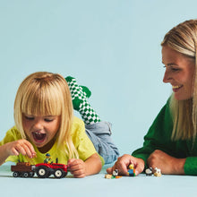 Încarcă imaginea în Galerie, Lego City Tractor de Ferma Rosu cu Remorca si Oi