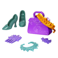 Încarcă imaginea în Galerie, Disney Frozen Spin And Reveal Papusa Anna