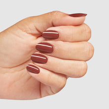 Încarcă imaginea în Galerie, OPI Mani-tude Collection Lac de Unghii cu Efect de Gel - Nail Prep Rally 15ml Rosu