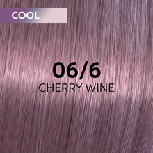 Încarcă imaginea în Galerie, Wella Professionals Shinefinity Zero Lift Glaze, 06/6 Cherry Wine - Vopsea Demipermanenta 60ml