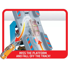 Încarcă imaginea în Galerie, Hot Wheels Lansator cu Masinuta Power Up The Hill