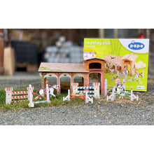 Încarcă imaginea în Galerie, Papo Rase de Cai si Ponei Figurina Set Poney Club-Boxa si 4 Figurine