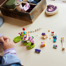 Încarcă imaginea în Galerie, Lego Animal Crossing Petrecerea De Ziua De Nastere A Lui Julian