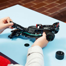 Încarcă imaginea în Galerie, Lego Technic Mercedes-AMG F1 W14 e Performance Pull Back