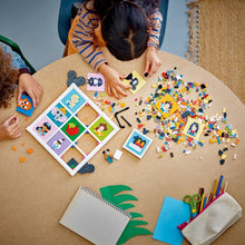 Încarcă imaginea în Galerie, Lego Disney Classic 100 de Ani de Figuri Emblematice de Animatie Disney