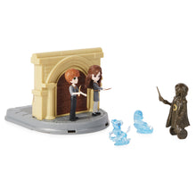 Încarcă imaginea în Galerie, Harry Potter Wizarding World Magical Set 2 Figurine Ron Wisleay si Hermione Granger