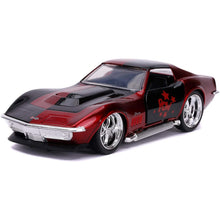 Încarcă imaginea în Galerie, Jada Toys Masina Metalica Harley Quinn 1969 Corvette Stingray