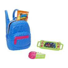 Încarcă imaginea în Galerie, Monster High Papusa Ghoulia Yelps cu Animalut si Accesorii