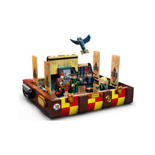 Încarcă imaginea în Galerie, Lego Harry Potter Cufar Magic Hogwarts