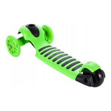 Încarcă imaginea în Galerie, Trotineta Malplay Buburuza Tip Scooter cu 3 Roti Verde