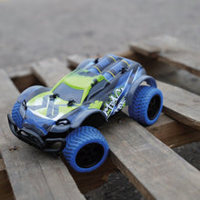 Încarcă imaginea în Galerie, Silverlit Masina cu Radiocomanda Exost Xbull