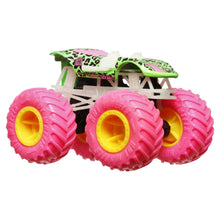 Încarcă imaginea în Galerie, Hot Wheels Monster Truck Glow in The Dark Masinuta Twin Mill