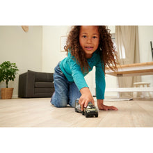 Încarcă imaginea în Galerie, Majorette land Rover cu Remorca Pentru Cai