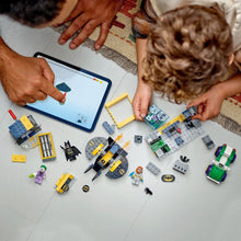 Încarcă imaginea în Galerie, Lego Super Heroes Batcave cu Batman, Batgirl si Joker